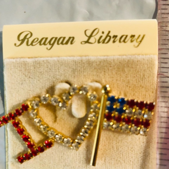 Rhinestone Ronald Reagan Library l Love America Pin - Picture 8 of 8